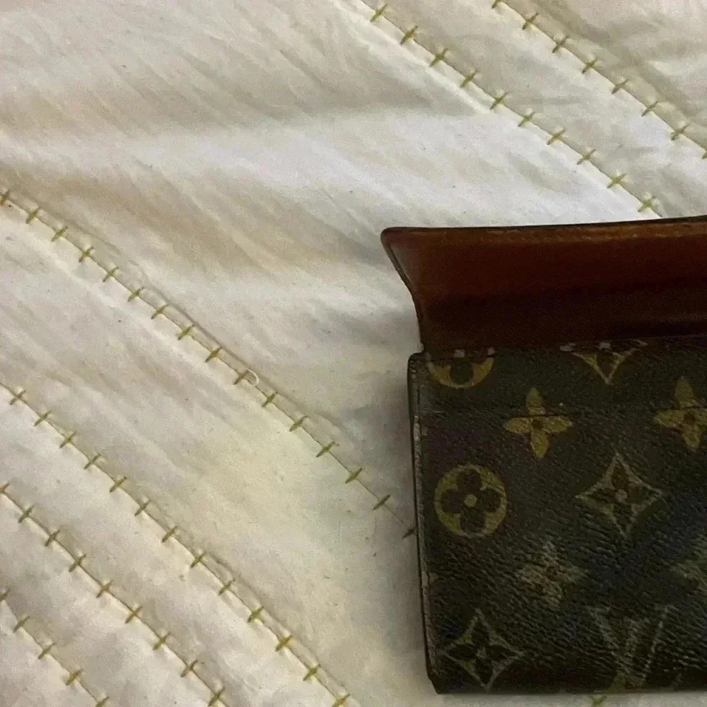 ** LOUIS VUITTON ** authentic vintage Sarah Brown Monogram Wallet - Picture 2 of 13